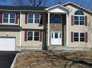 112 Gordon Ave, West Babylon, NY 11704