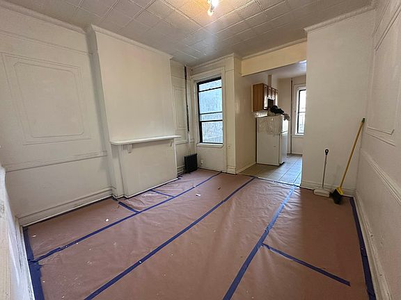 4th image of 893 Saint Johns Pl #L1