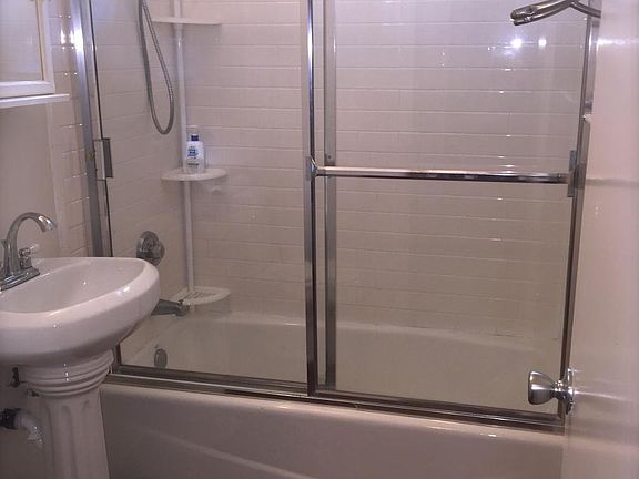 5th image of 2129 Ocean Ave APT 4