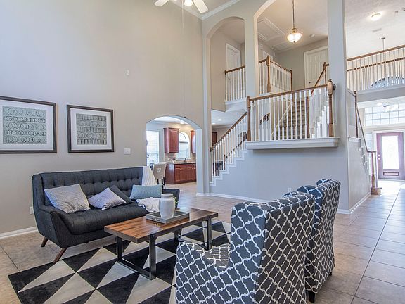 3rd image of 2503 Royal Highlands Ln