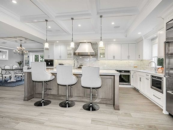 4th image of 4 Barnett Pl