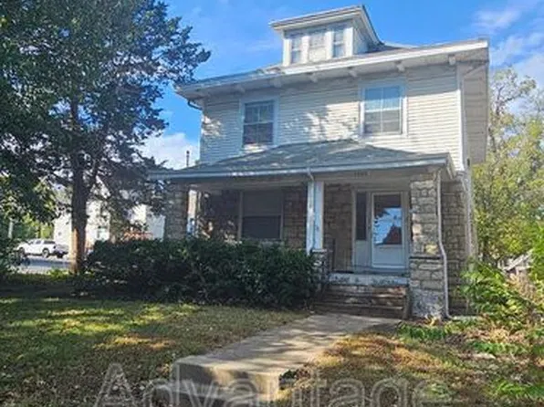 3808 Roanoke Rd, Kansas City, MO 64111