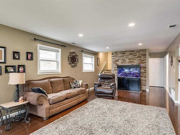 2nd image of 21607 Parkway St
