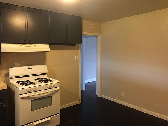 4th image of 121 W Feemster Ave