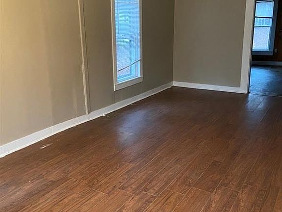 2nd image of 1604 Harris St