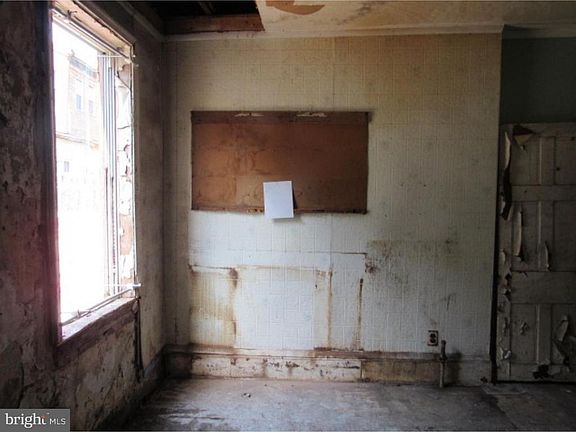 5th image of 2932 N Orianna St