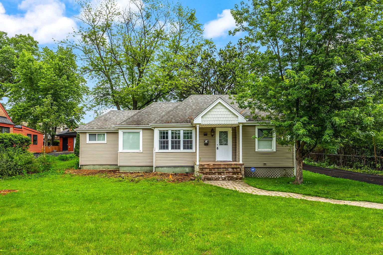 603 Greendale Rd photo 1
