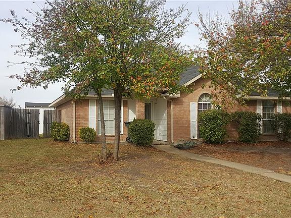 3rd image of 1215 Riverview Ln
