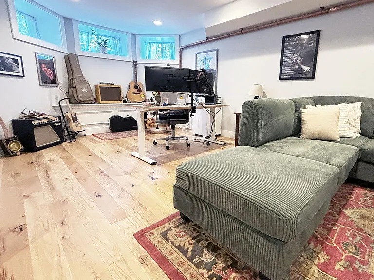 335 Maverick St #1 — Photo 14