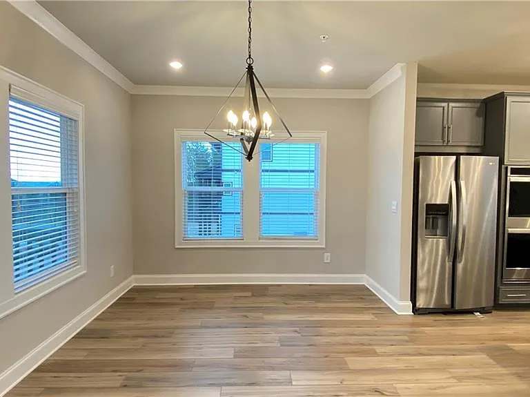 1040 Knoxboro Ln — Photo 8