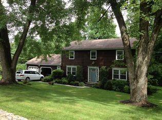 66 Kent Ln, Trumbull, CT 06611