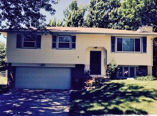 5121 Topaz Ct, Lincoln, NE 68516