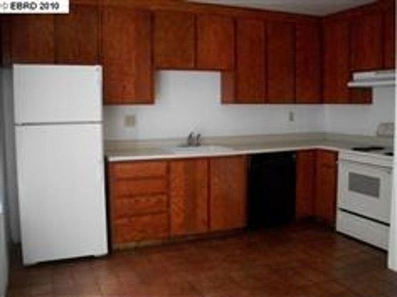 3rd image of 107 Del Valle Cir
