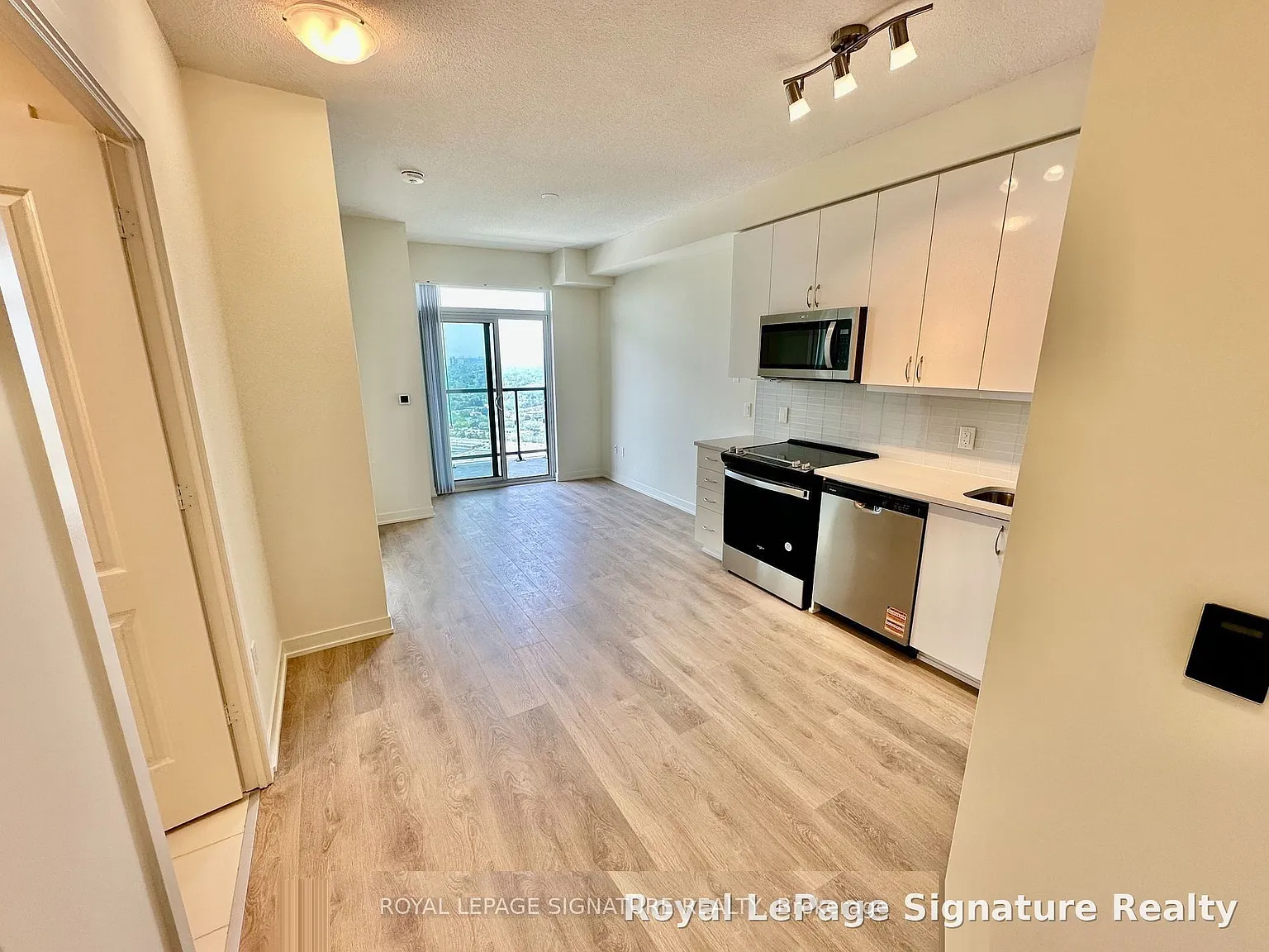 1 bed, $2,400 — Photo 3