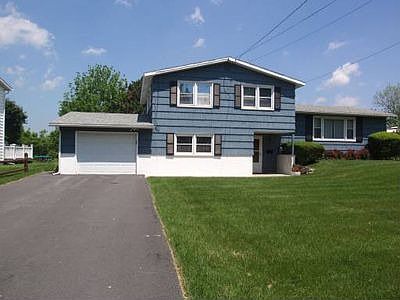 1st image of 215 Kimberly Dr E