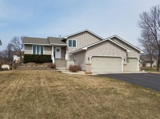 7085 Union Terrace Ln N, Maple Grove, MN 55369