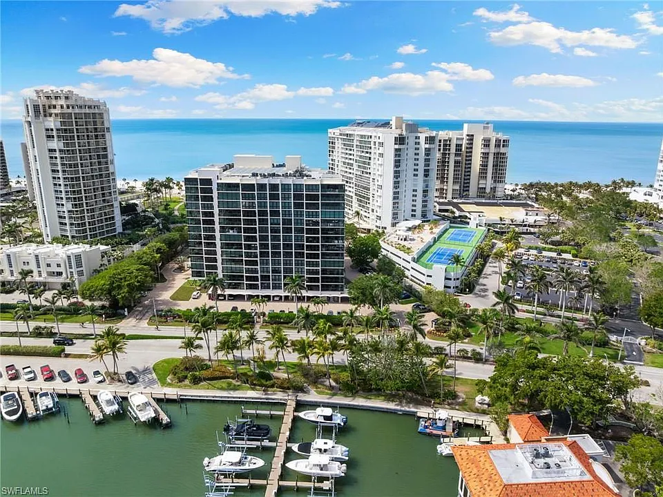 4031 Gulf Shore Blvd N #7D