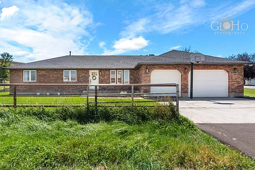 216 E Smith Ln Photo 1