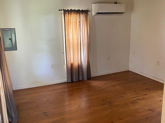 3rd image of 1144 E South St