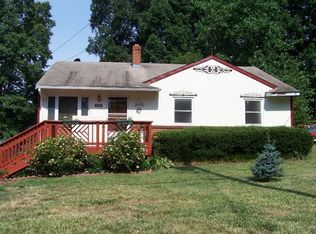 1422 Victory St, Greensboro, NC 27407