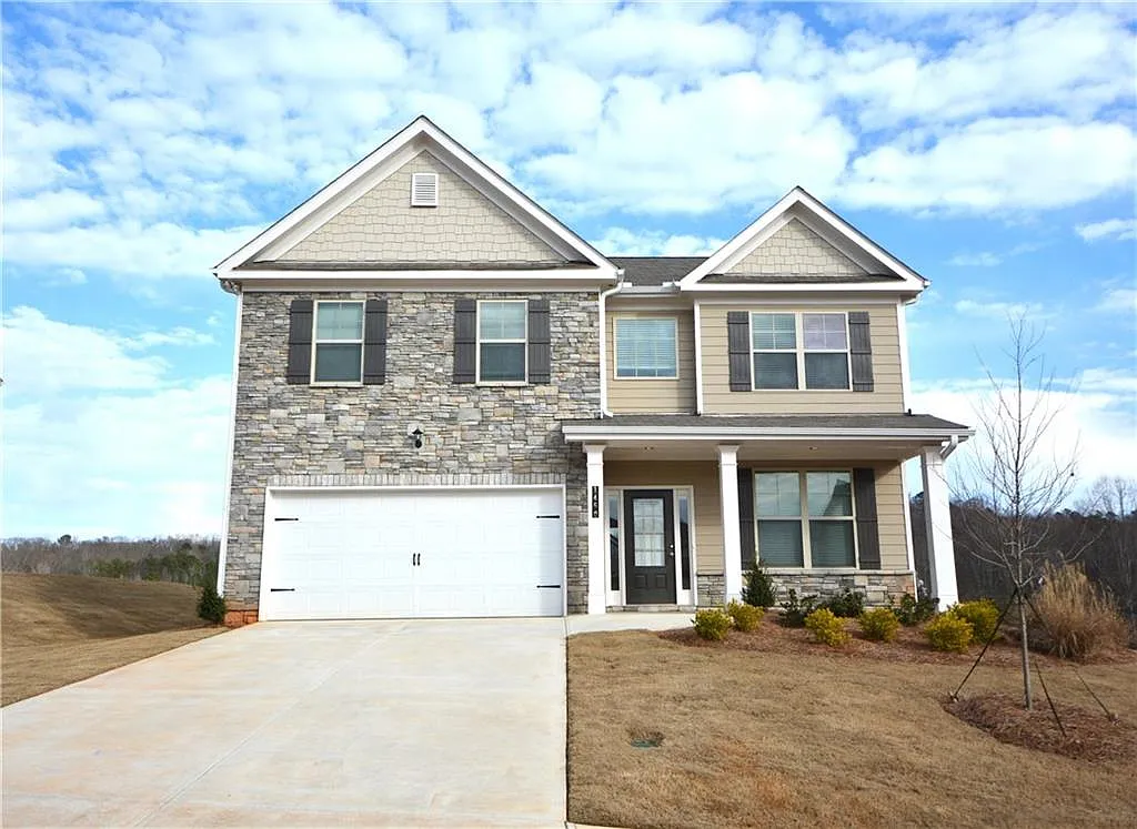 5 bed, 3.5 bath, 2562 sqft, $2,550 — Photo 1