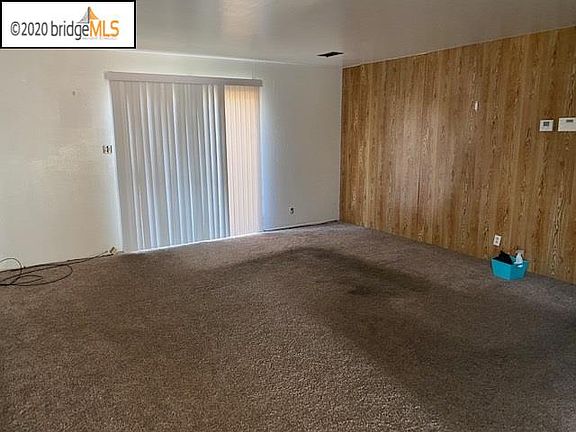 4th image of 4817 Overend Ave