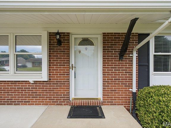 3rd image of 3214 Ipswich Ln