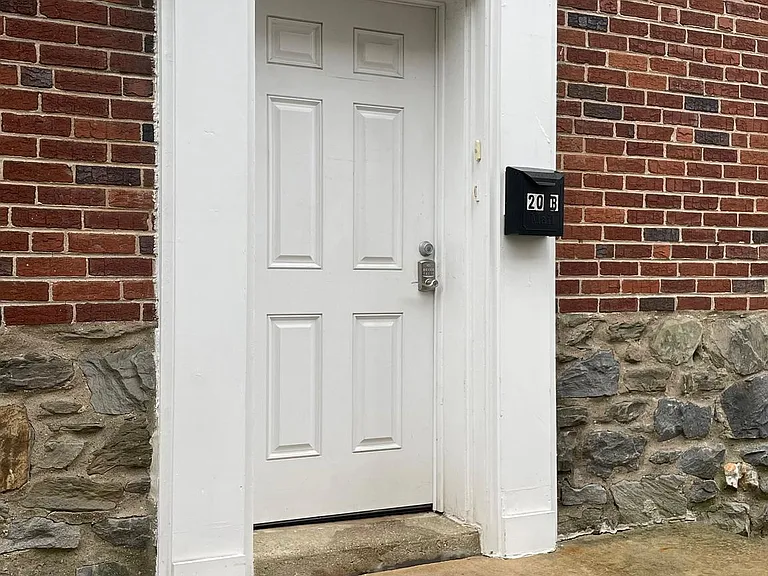 20 Greenhill Rd #B — Photo 1