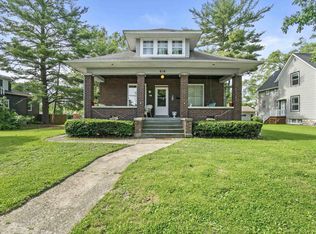 616 1st St, Crete, IL 60417