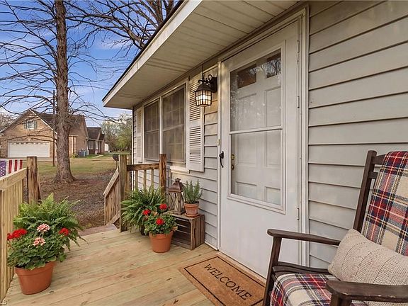 3rd image of 4152 Old Julian Rd