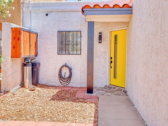 4th image of 10912 Highwood Way