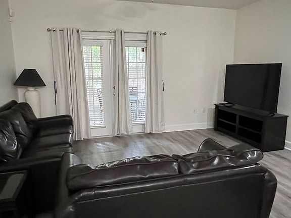 3rd image of 2508 SW 35th Pl #P93