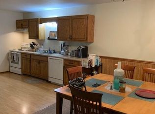 701 S Imperial Dr, Hartland, WI 53029