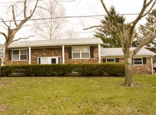 200 Castellano Dr, Swansea, IL 62226