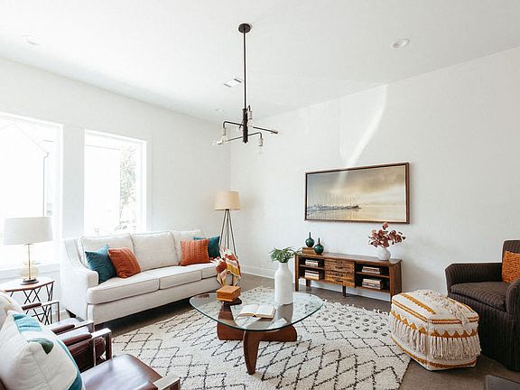 3rd image of 1022 S Graycroft Ave #1641