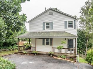 28 Hillcrest Ave, Dracut, MA 01826