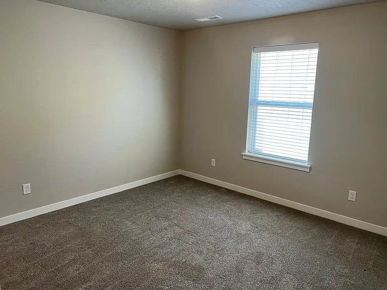 695 E Whitbeck St — Photo 13
