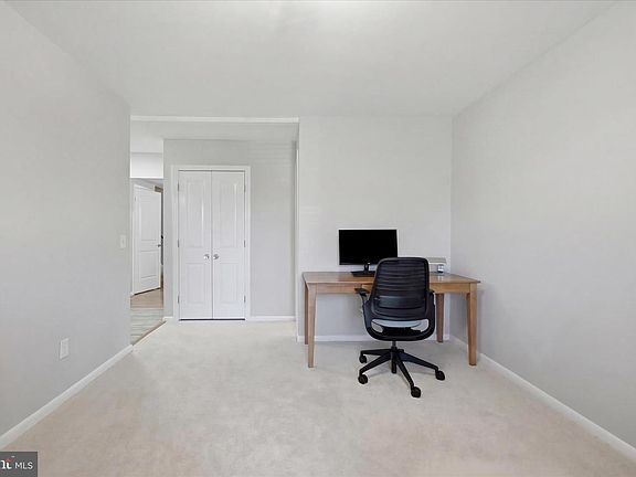 5th image of 11860 S Lakes Ct