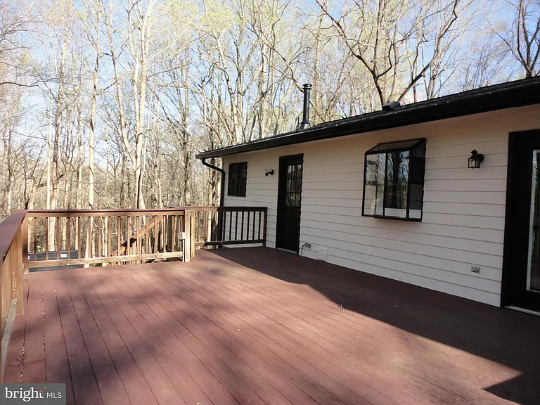 814 Rustic Ln — Photo 8