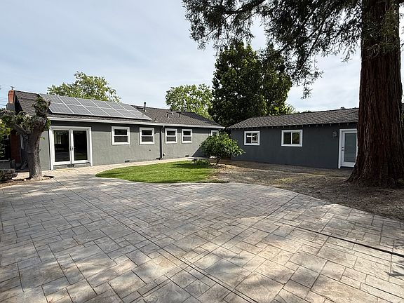 2nd image of 3149 Rogers Ave