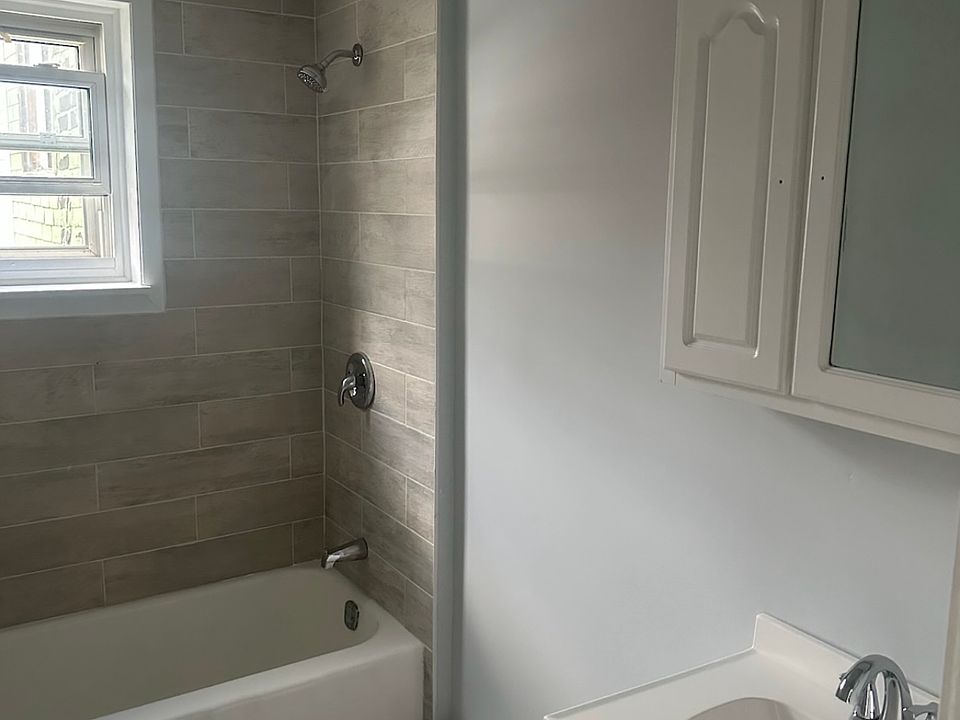 1st image of 305-307 N 3rd St