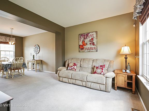 3rd image of 73 Leadville Ln