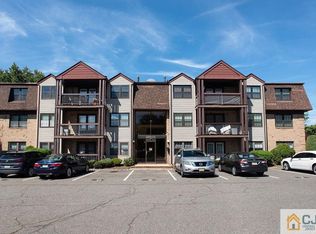 209 Newport Ct, Fords, NJ 08863