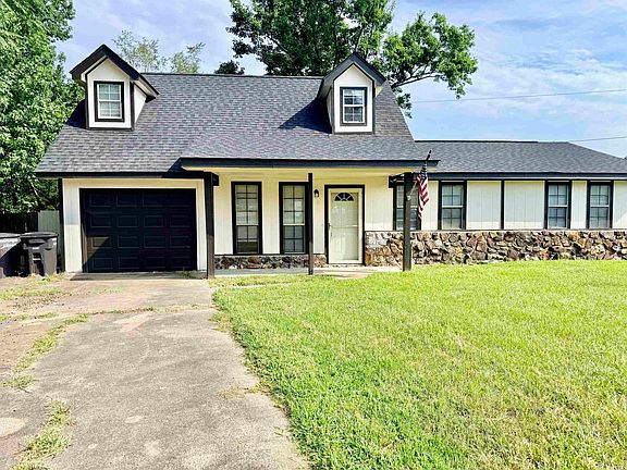 2nd image of 46 Wright Cir