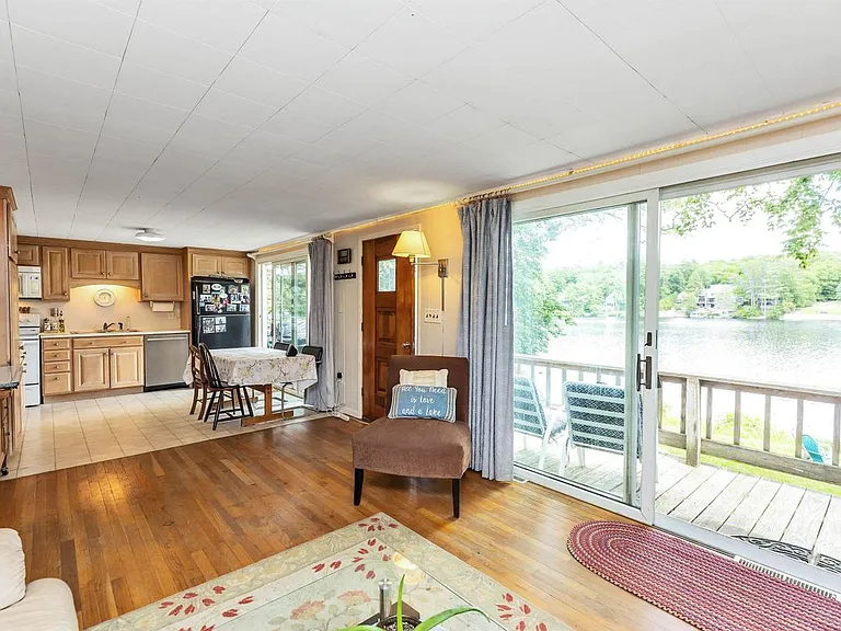 16 Clark Ave — Photo 14