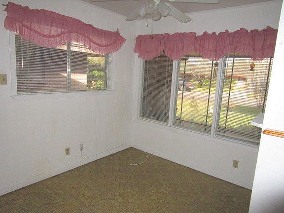 4th image of 1011 Lyndale St