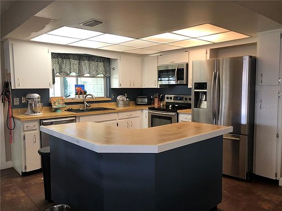 3rd image of 641 Parkwood Ave
