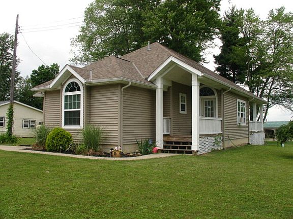 3rd image of 29 Pine Dr