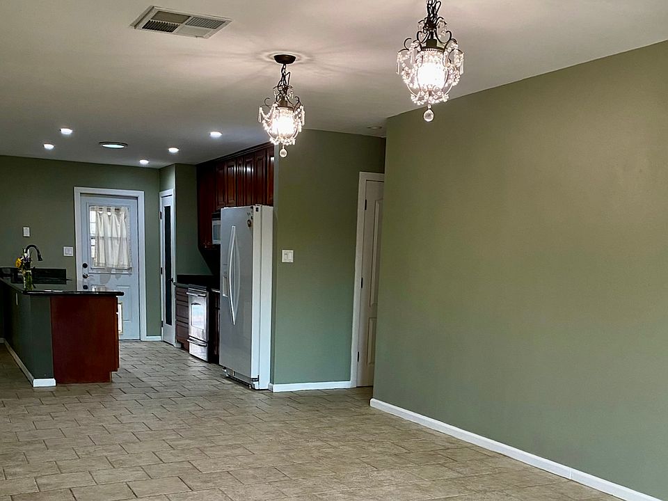 1st image of 1518 E Bishop Dr