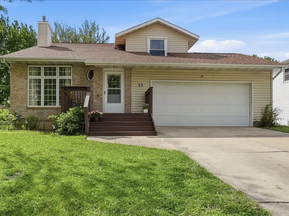 13 Rutherford Ct, Bloomington, IL 61705
